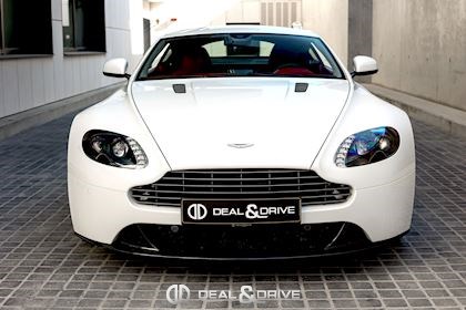 V8 VANTAGE S COUPE 4.7 436 SPORTSHIFT II – STRATUS WHITE METALLIC