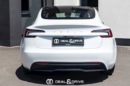 MODEL 3 HIGHLAND RWD - AUTOPILOT