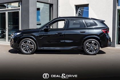 X1 XDRIVE23D M SPORT - BLACK SAPPHIRE METALLIC