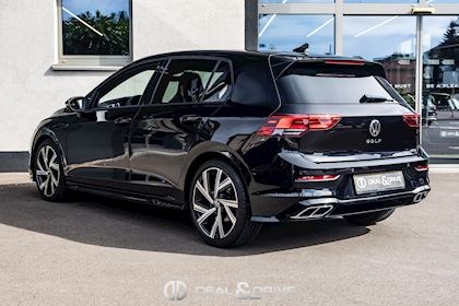 GOLF VIII 1.5 eTSI R-LINE DSG7 - DEEP BLACK NACRÉ