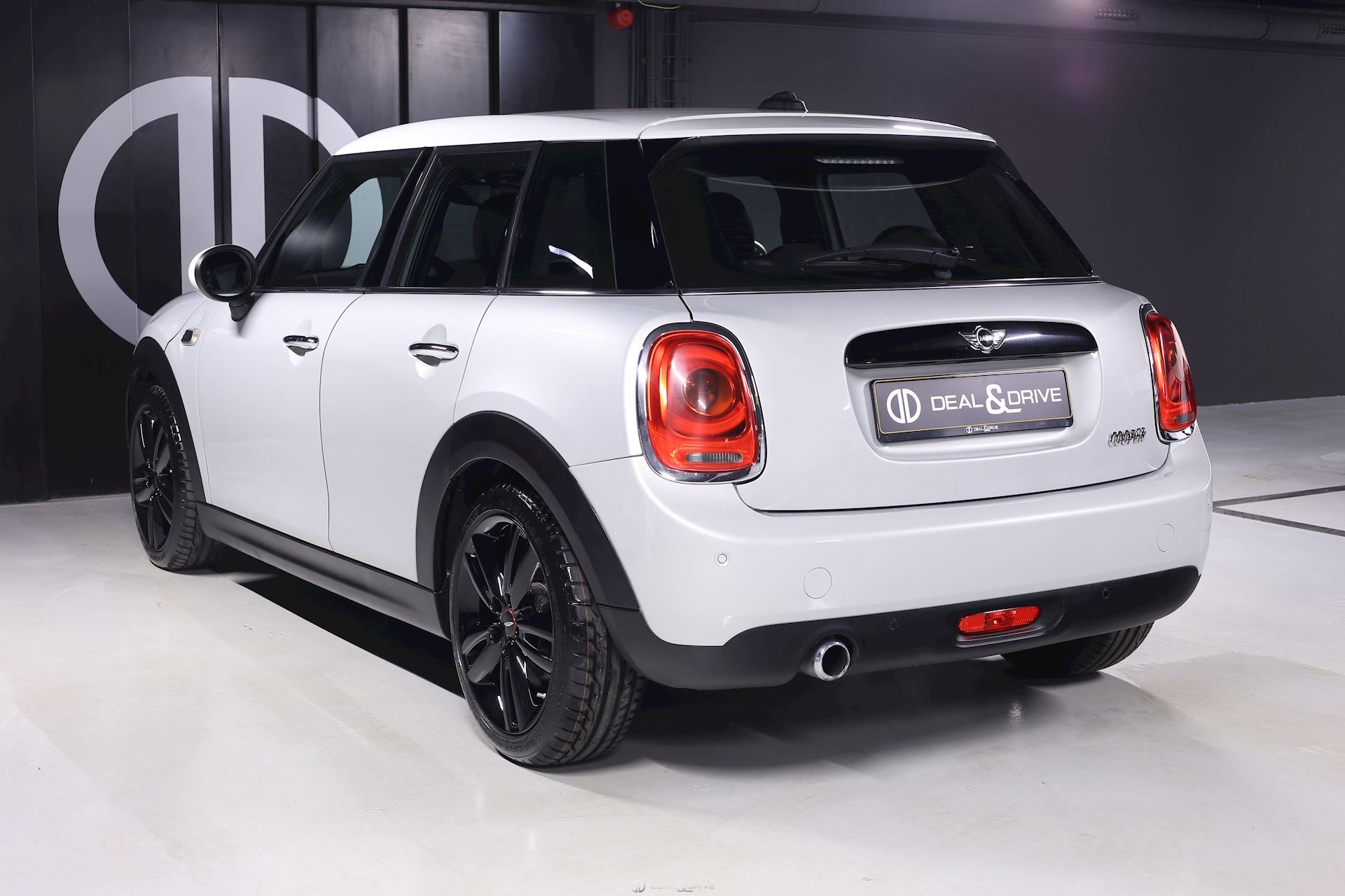 MINI COOPER 5 PORTES - Deal & Drive