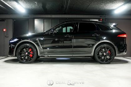 F-PACE SVR AWD P550