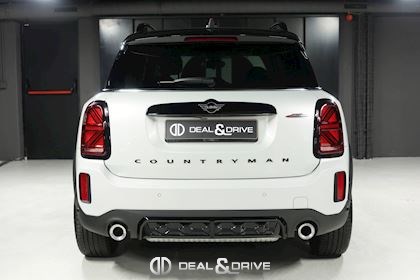 JOHN COOPER WORKS COUNTRYMAN ALL4 AUTO. – WHITE SILVER METALLIC