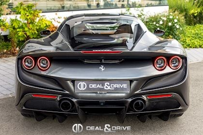 F8 TRIBUTO - GRIGIO SILVERSTONE - FERRARI POWER 10/25