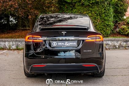 MODEL X 100D GRANDE AUTONOMIE PLUS 6 PLACES 