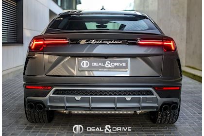 URUS AKRAPOVIC