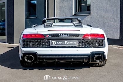 R8 SPYDER V10 PERFORMANCE RWD 5.2 FSI S-TRONIC - WARRANTY 09/27