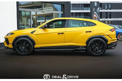 URUS PERFORMANTE - AKRAPOVIC