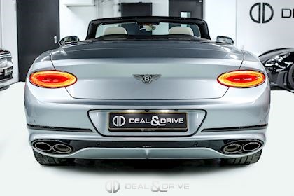 CONTINENTAL GTC V8 – BLACKLINE SPECIFICATION - MOONBEAM METALLIC