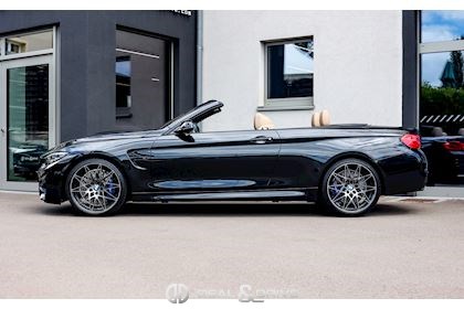 M4 COMPETITION CABRIOLET (F83) - BLACK SAPPHIRE METALLIC