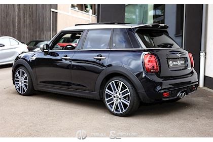 COOPER S 5 PORTES AUTO (F55) – MINI YOURS - ENIGMATIC BLACK METALLIC