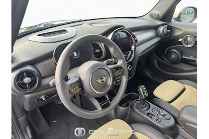 COOPER S 5 DOORS AUTO RESOLUTE EDITION – REBEL GREEN